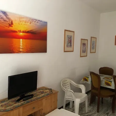 Davanti Al Mare E A Portofino - In Front Of The Sea And Portofino زواليي